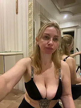 Amazoniiaa online show from March 19, 2025, 6:34 pm