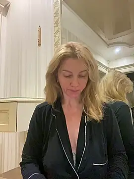 Amazoniiaa online show from March 19, 2025, 9:37 pm