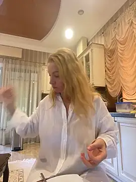 Amazoniiaa online show from September 14, 2025, 6:23 am