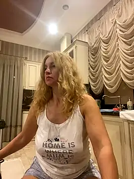 Amazoniiaa online show from September 15, 2025, 4:51 pm