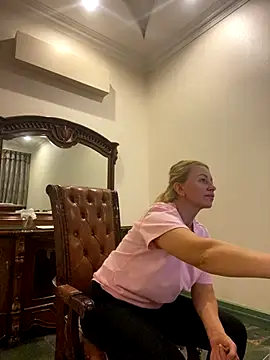 Amazoniiaa online show from October 28, 2025, 7:05 pm