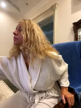 Amazoniiaa online show from November 12, 2025, 10:26 am