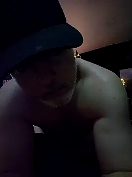 Hotredheadandtoungelasher online show from December 22, 2025, 10:12 am