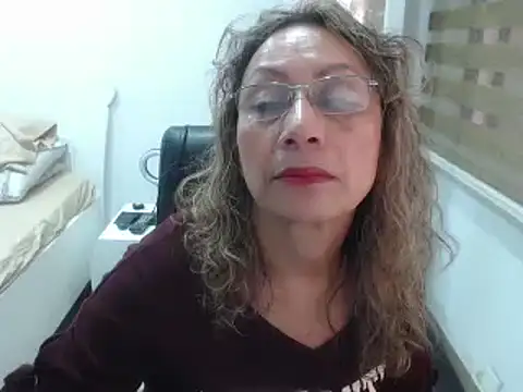 Snapshot of jesy_hot chatting on January 4, 2025, 10:45 pm jesy hot online show from January 4, 2025, 10:45 pm