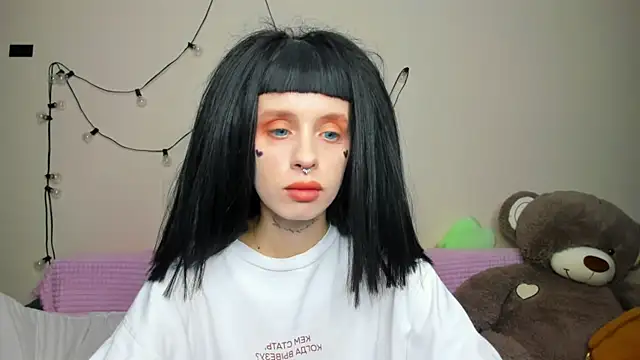 Snapshot of FlowerOfSin2001 chatting on September 14, 2025, 5:56 pm FlowerOfSin2001 online show from September 14, 2025, 5:56 pm