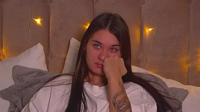 RachelSimpson online show from December 9, 2024, 4:34 am