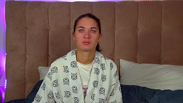 RachelSimpson online show from September 17, 2025, 6:20 pm