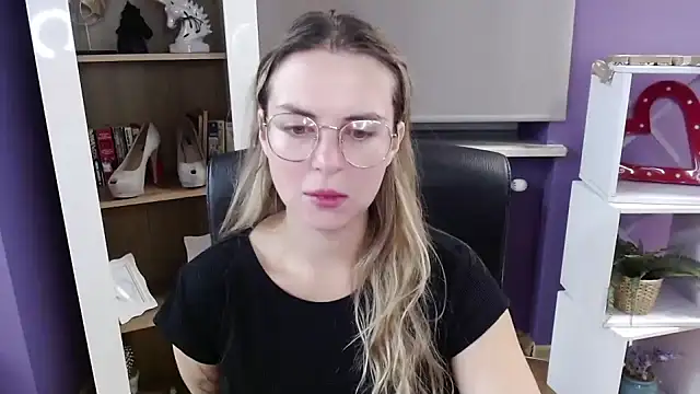 Zoey Erotic online show from October 21, 2025, 4:24 am