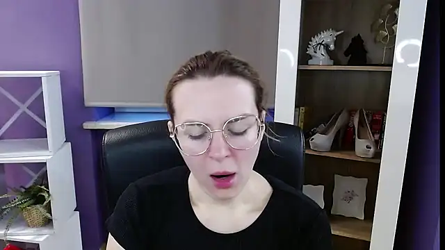 Zoey Erotic online show from April 7, 2026, 4:35 am