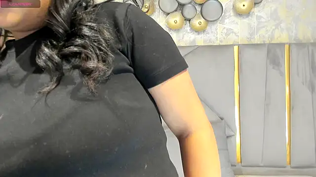 Snapshot of Sariitaa_ chatting on October 10, 2025, 3:11 pm Sariitaa online show from October 10, 2025, 3:11 pm