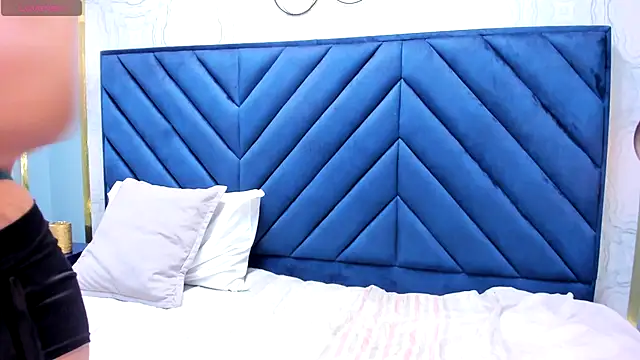 Snapshot of Sariitaa_ chatting on October 22, 2025, 3:56 pm Sariitaa online show from October 22, 2025, 3:56 pm