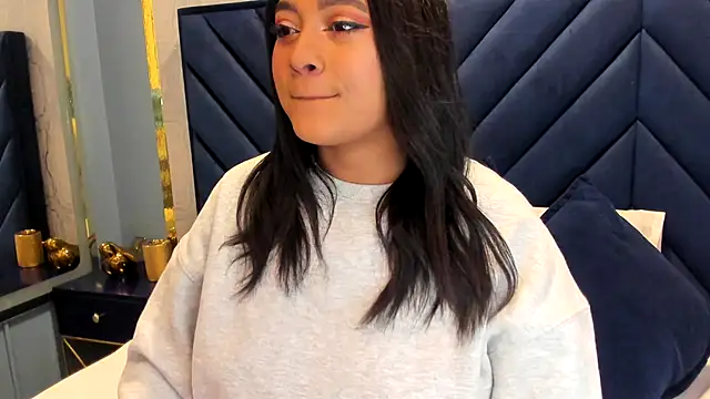 Snapshot of Sariitaa_ chatting on November 8, 2025, 11:32 am Sariitaa online show from November 8, 2025, 11:32 am