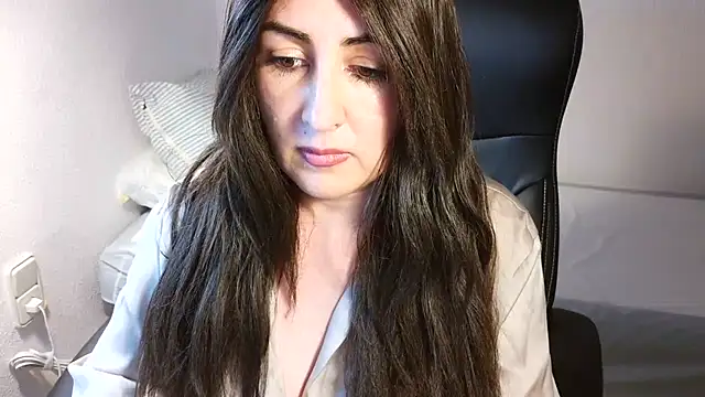 naughty sarahh online show from July 4, 2026, 5:30 pm