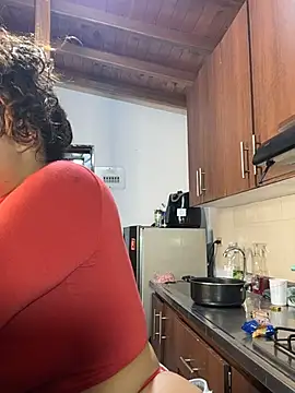 GiselReyes online show from October 7, 2025, 1:47 am