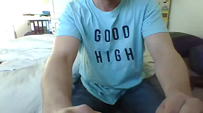 Snapshot of MmaxX004 chatting on February 26, 2025, 8:26 am MmaxX004 online show from February 26, 2025, 8:26 am