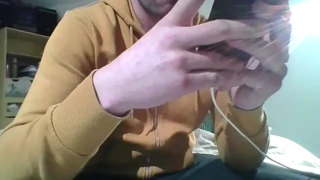 Snapshot of MmaxX004 chatting on March 7, 2025, 7:16 pm MmaxX004 online show from March 7, 2025, 7:16 pm