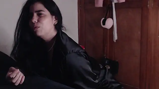 sex mia online show from December 17, 2025, 11:33 pm