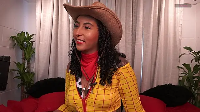 agatha collins  online show from October 28, 2025, 7:27 pm