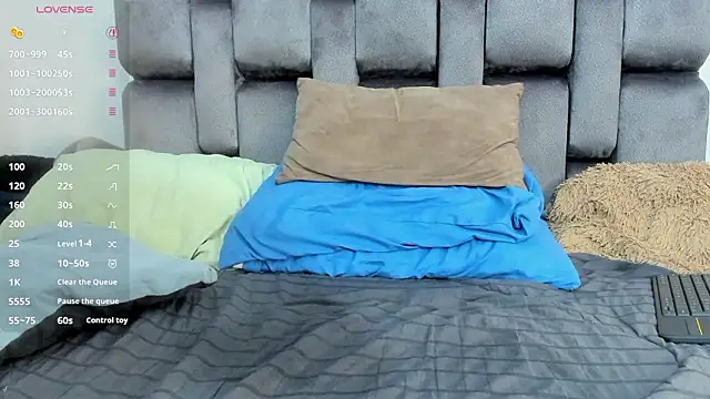 Snapshot of simon_beck chatting on February 3, 2026, 7:30 pm simon beck online show from February 3, 2026, 7:30 pm