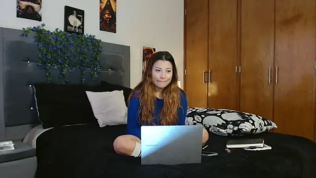 3littleschoolteens online show from November 21, 2025, 7:23 pm