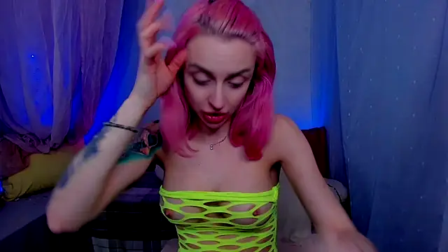 Snapshot of LickLizzy chatting on January 31, 2025, 8:22 am LickLizzy online show from January 31, 2025, 8:22 am