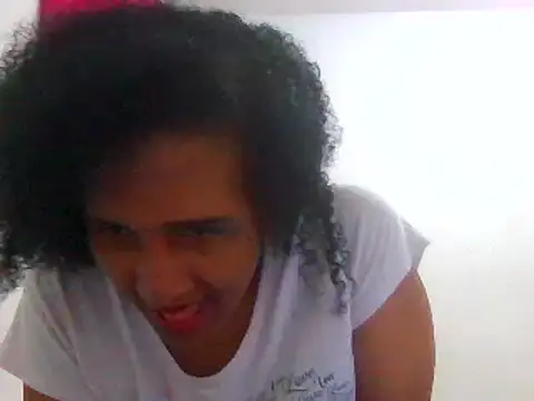 Snapshot of Aishamara chatting on February 16, 2025, 8:22 pm Aishamara online show from February 16, 2025, 8:22 pm