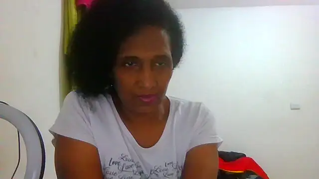 Snapshot of Aishamara chatting on September 24, 2025, 5:44 am Aishamara online show from September 24, 2025, 5:44 am
