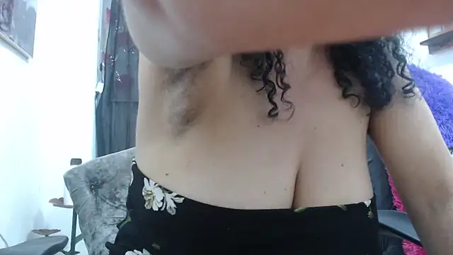 Snapshot of heyline_milf chatting on February 26, 2025, 7:38 pm heyline milf online show from February 26, 2025, 7:38 pm
