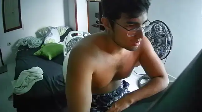 lechero226 online show from February 8, 2025, 7:05 pm