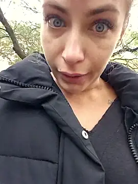 Snapshot of Keli_Jessi chatting on October 6, 2025, 1:08 pm Keli Jessi online show from October 6, 2025, 1:08 pm