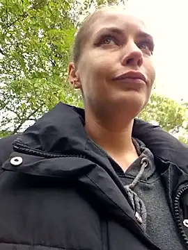 Snapshot of Keli_Jessi chatting on October 18, 2025, 1:12 pm Keli Jessi online show from October 18, 2025, 1:12 pm