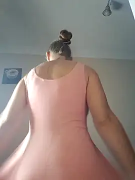 Snapshot of Keli_Jessi chatting on November 30, 2025, 2:43 pm Keli Jessi online show from November 30, 2025, 2:43 pm