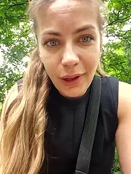 Keli Jessi online show from May 23, 2026, 1:48 pm