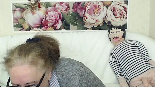 FlaviaSquirts online show from November 1, 2025, 6:26 am