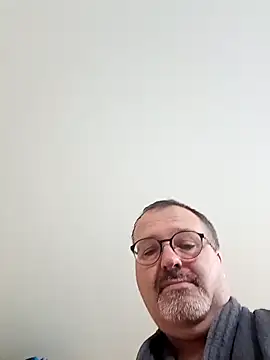 Snapshot of mike9473 chatting on November 5, 2025, 8:47 am mike9473 online show from November 5, 2025, 8:47 am