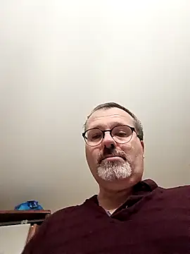 Snapshot of mike9473 chatting on November 18, 2025, 6:01 pm mike9473 online show from November 18, 2025, 6:01 pm