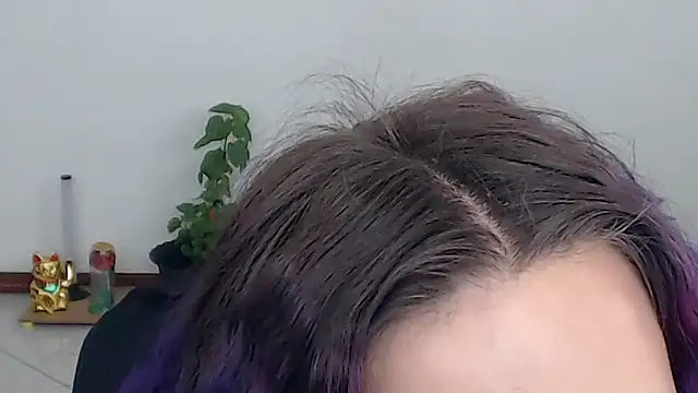 charlottezoe15 online show from May 13, 2026, 3:31 pm