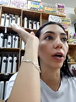 LunaZambrano online show from February 4, 2025, 10:34 pm