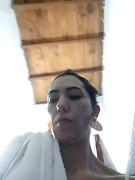 LunaZambrano online show from February 8, 2025, 5:39 pm