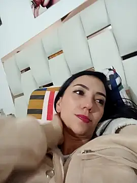 LunaZambrano online show from February 12, 2025, 2:35 am