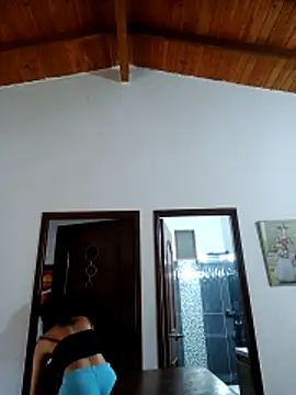 LunaZambrano online show from April 12, 2026, 7:19 pm