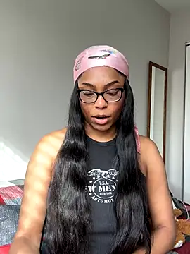 Snapshot of CandyLuxxxx chatting on December 7, 2024, 6:04 pm CandyLuxxxx online show from December 7, 2024, 6:04 pm