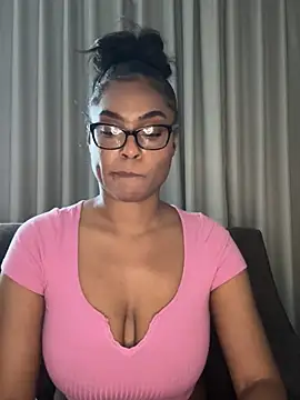 Snapshot of CandyLuxxxx chatting on January 11, 2025, 7:38 pm CandyLuxxxx online show from January 11, 2025, 7:38 pm