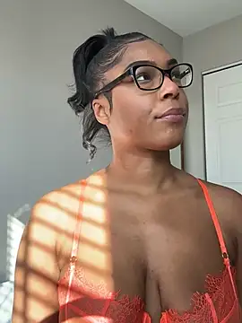 Snapshot of CandyLuxxxx chatting on January 14, 2025, 6:38 pm CandyLuxxxx online show from January 14, 2025, 6:38 pm
