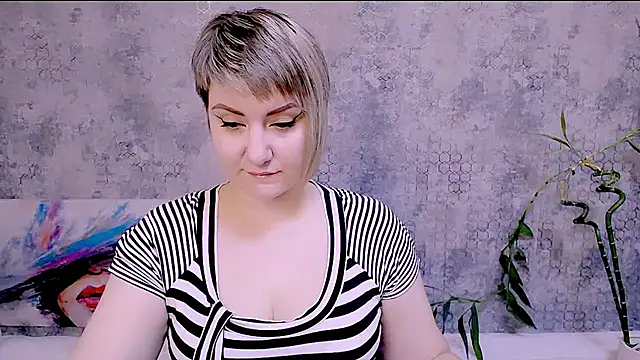 Djullia online show from October 30, 2025, 6:04 am