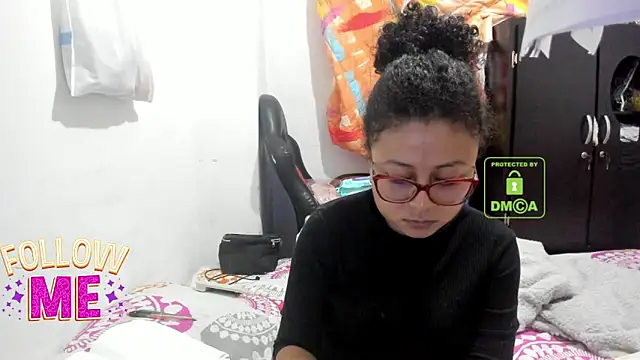 bonnie lam  online show from November 14, 2025, 4:33 am