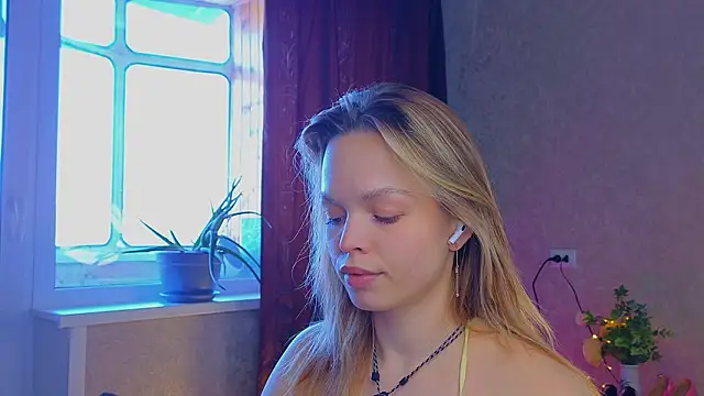 sinteas online show from March 19, 2026, 11:14 am