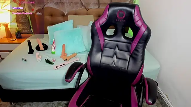 Snapshot of mila_katts chatting on October 25, 2025, 6:54 am mila katts online show from October 25, 2025, 6:54 am