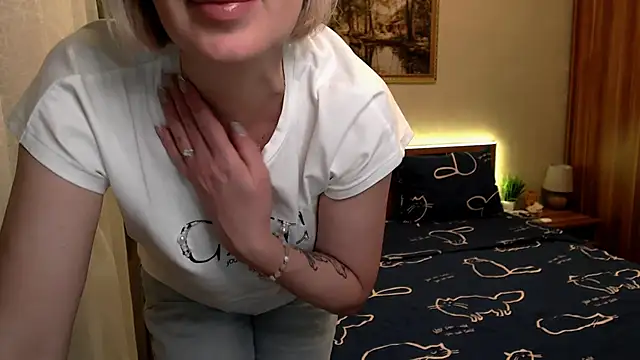 sensualEmilia online show from May 26, 2026, 6:48 pm