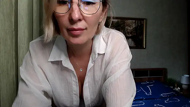 sensualEmilia online show from May 29, 2026, 7:28 am
